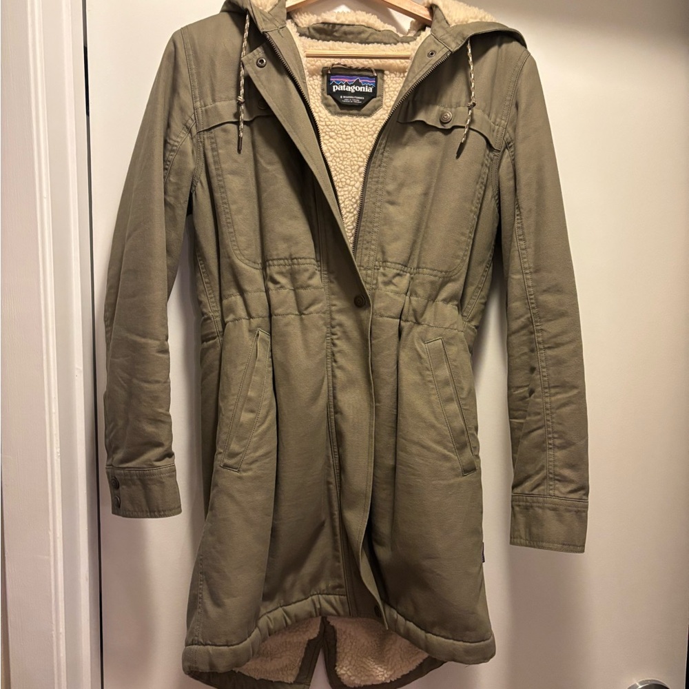 Patagonia Women's Utility Jacket in Tan